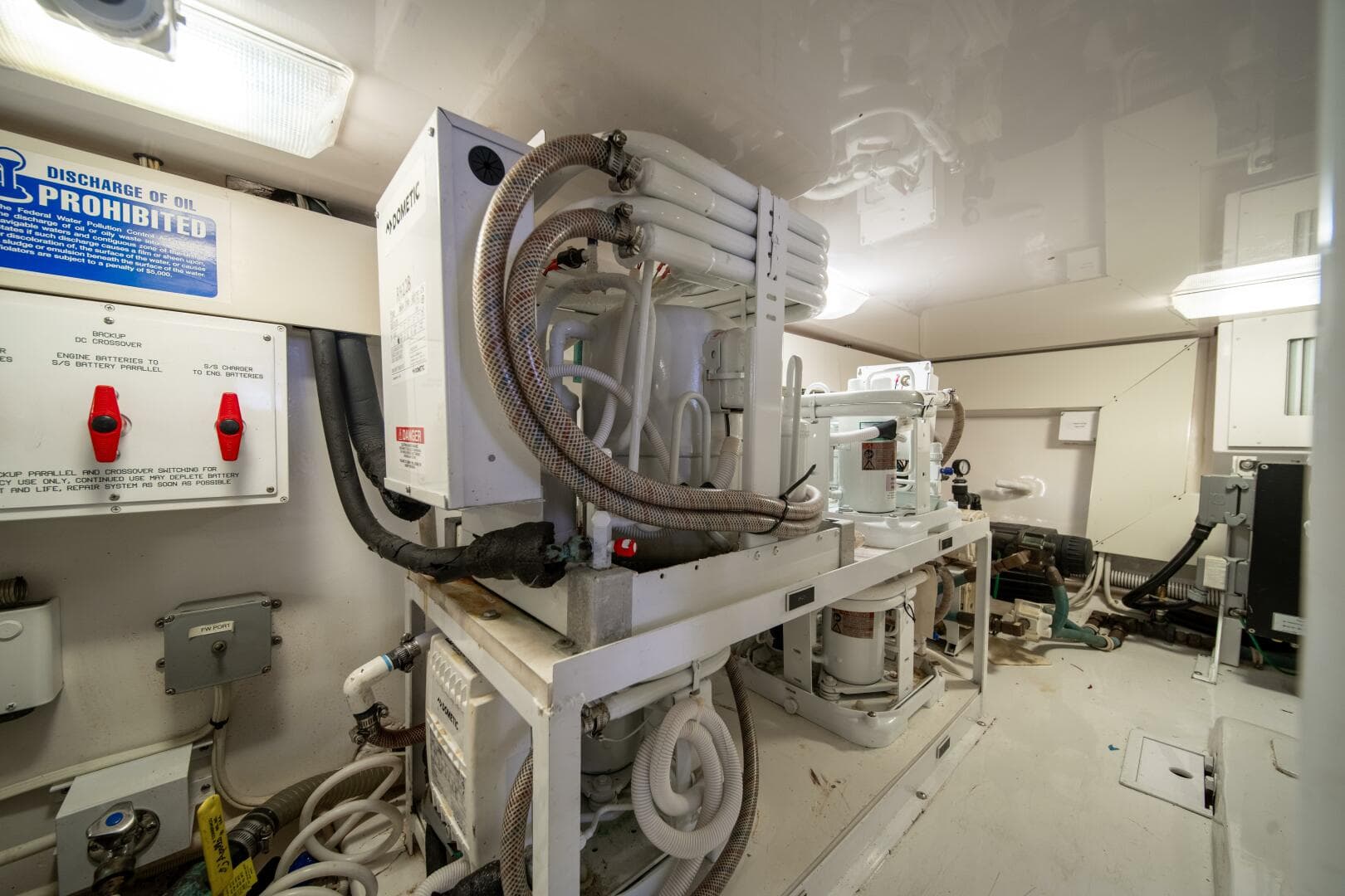 2006 Viking 52 Convertible