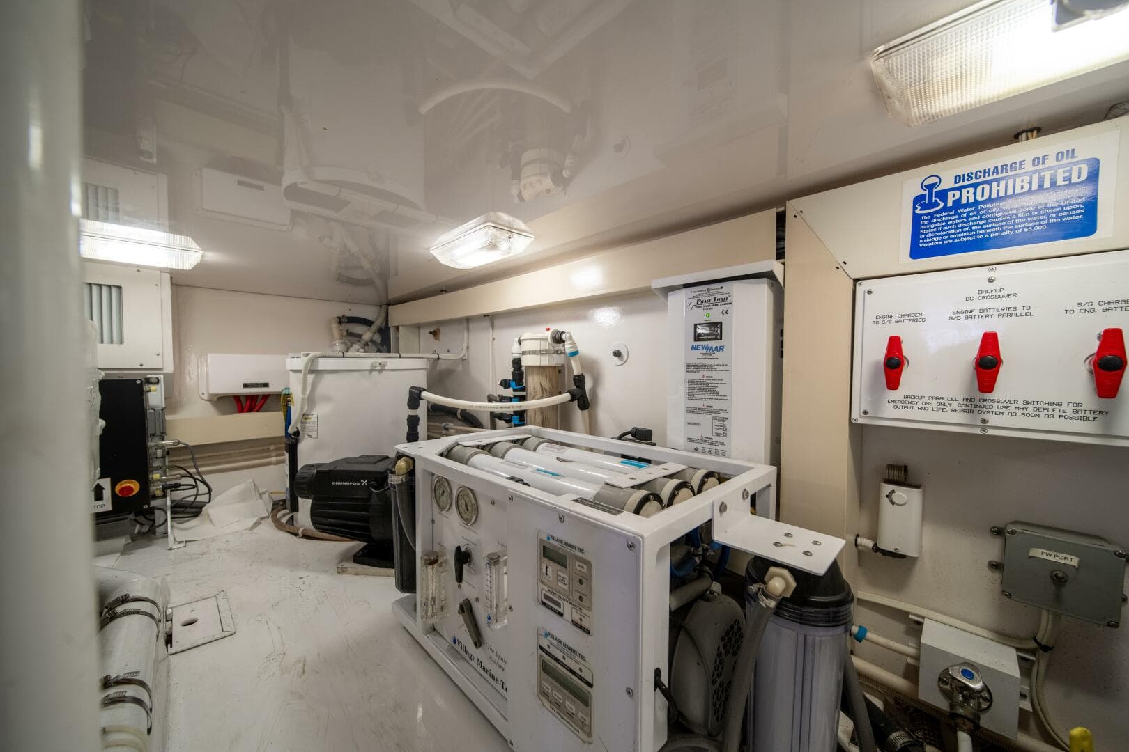 2006 Viking 52 Convertible