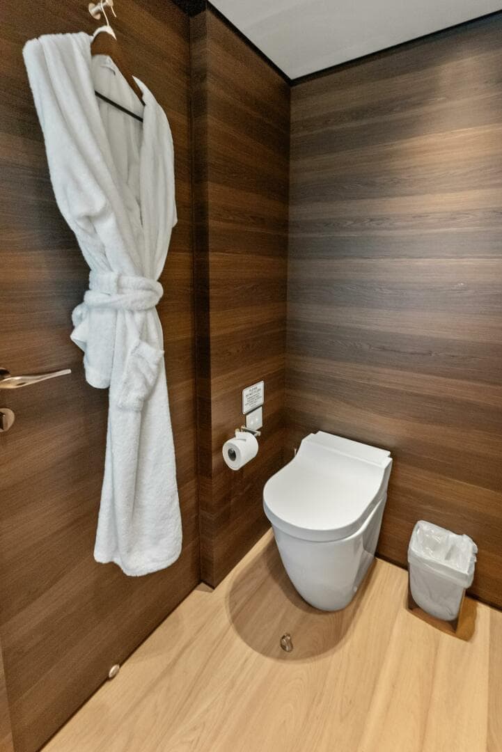 2023 Custom Line 33 Navetta