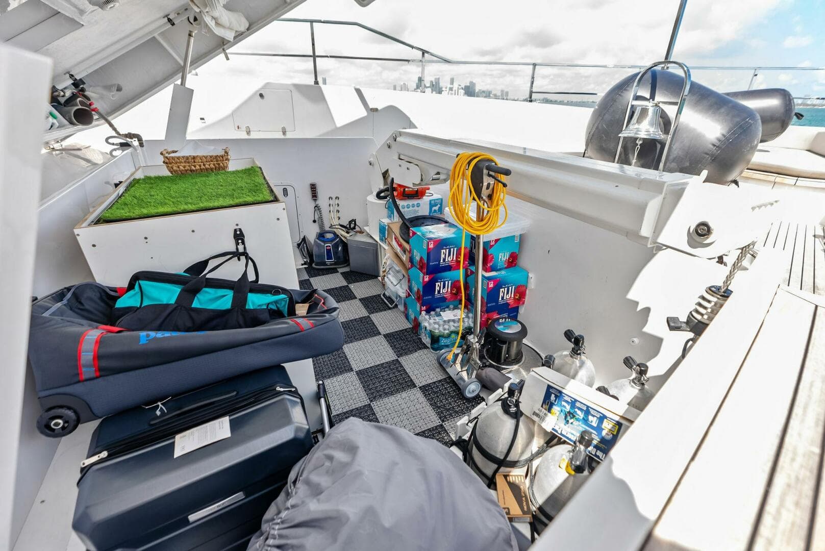 2023 Custom Line 33 Navetta