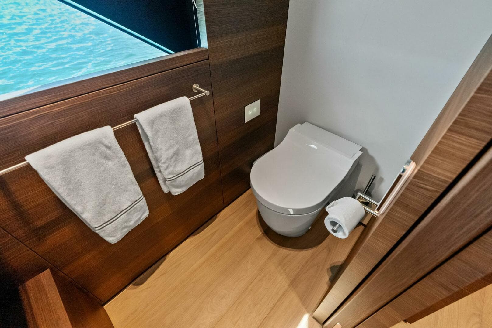 2023 Custom Line 33 Navetta