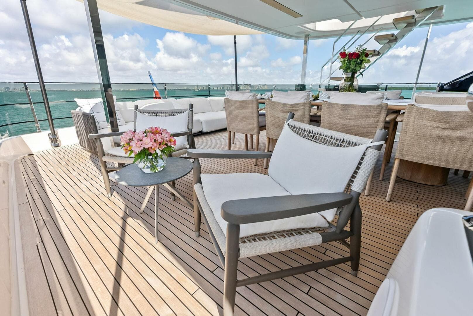 2023 Custom Line 33 Navetta