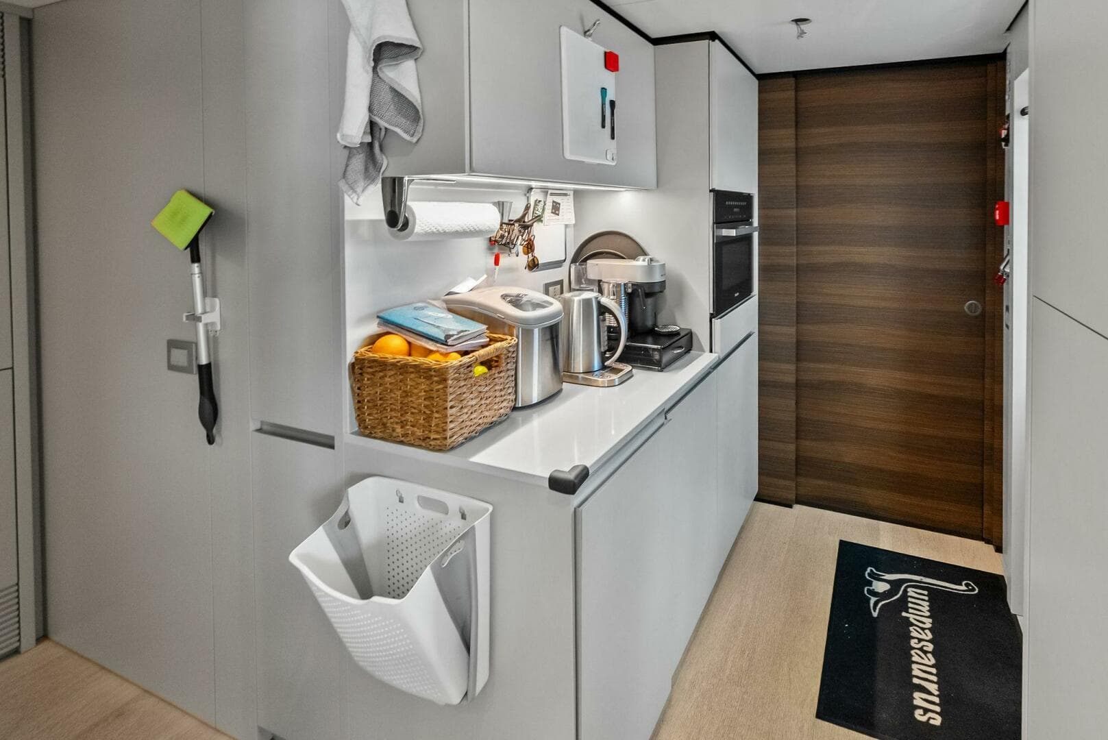 2023 Custom Line 33 Navetta