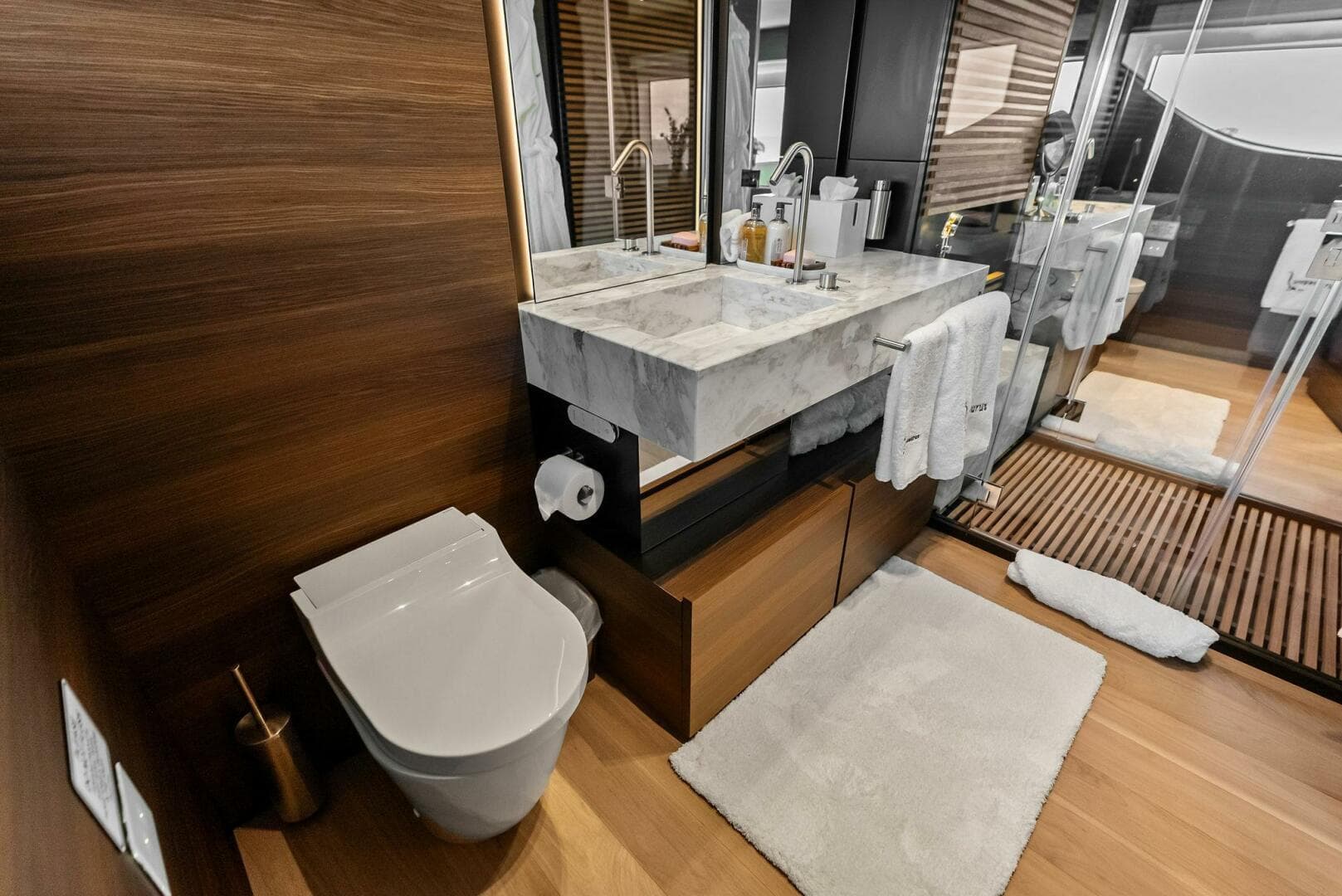 2023 Custom Line 33 Navetta