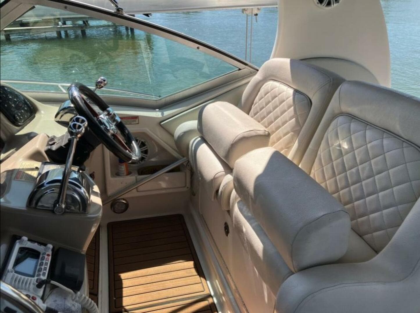 2002 Sea Ray 320 Sundancer