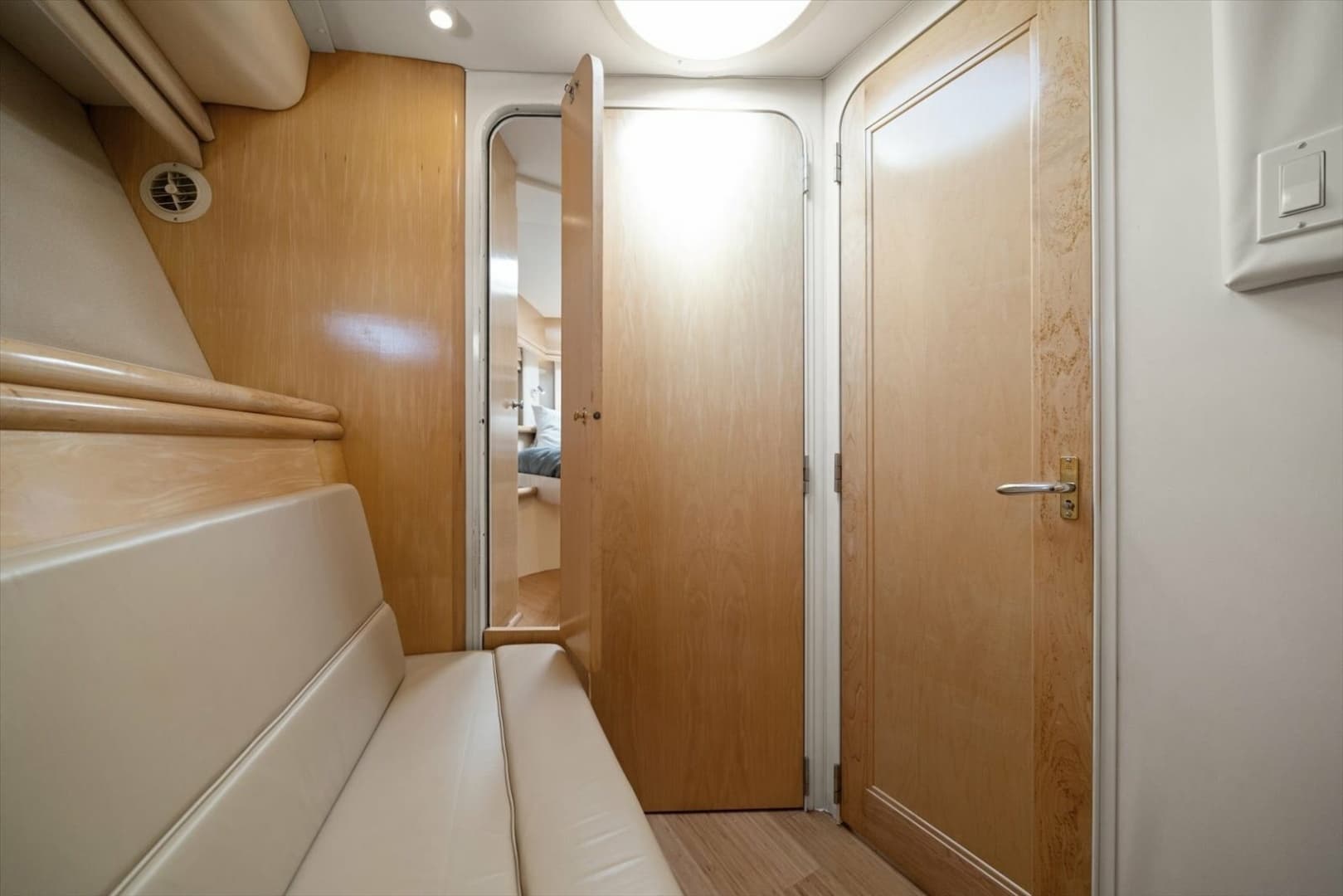 1998 Carver 455 Aft Cabin MY