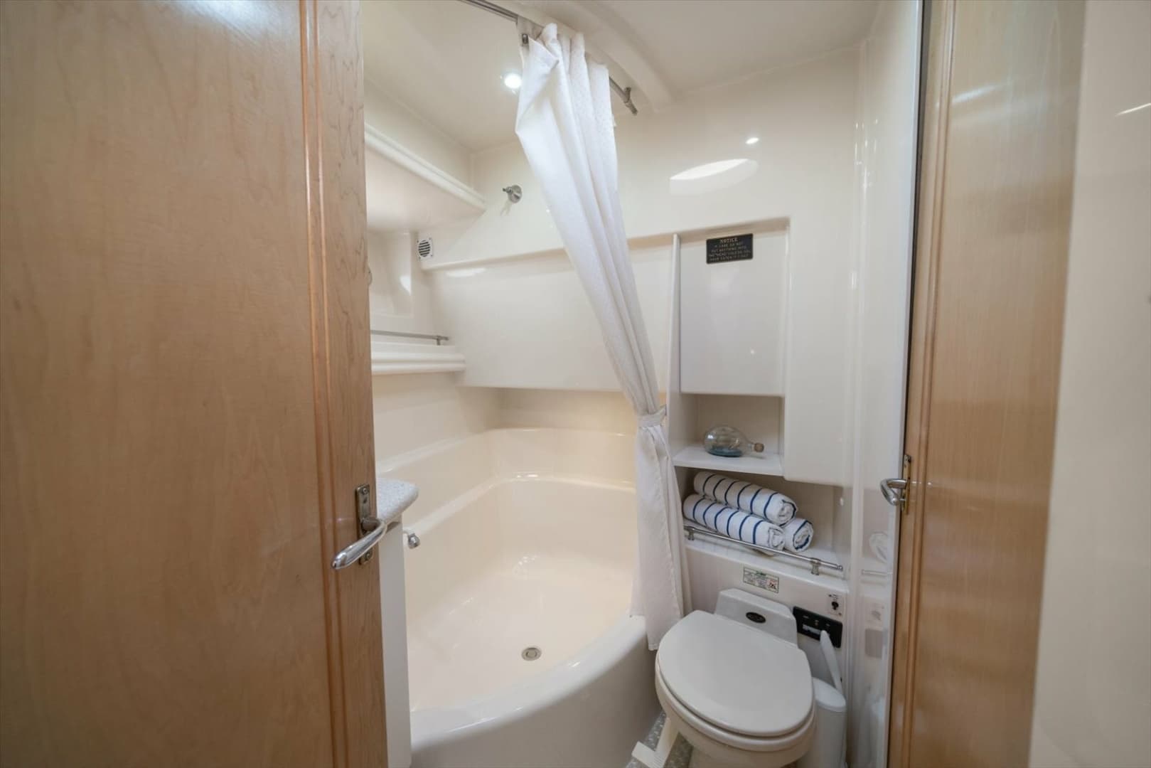 1998 Carver 455 Aft Cabin MY