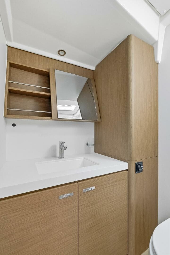 2024 Beneteau Oceanis Yacht 54