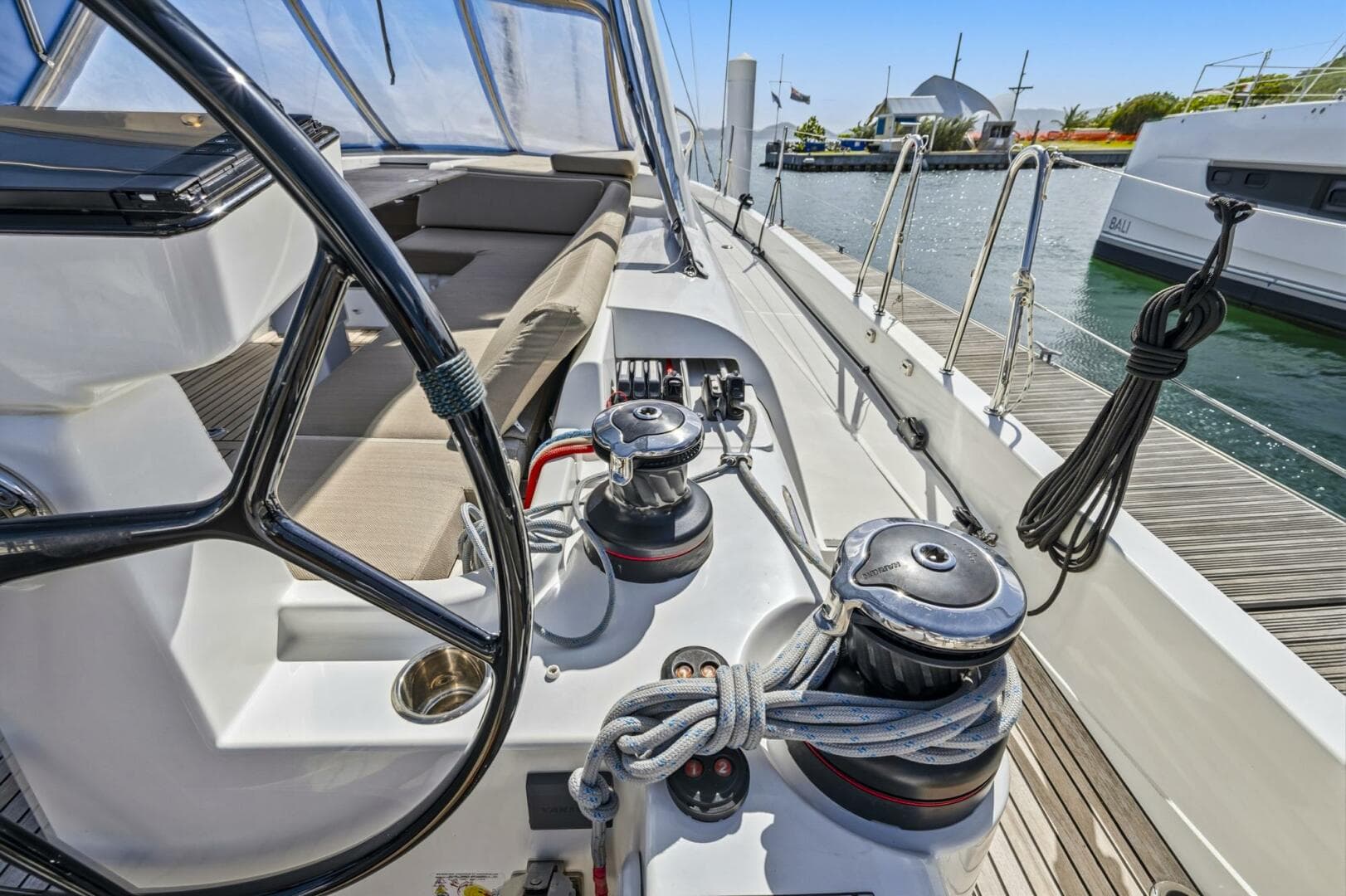 2024 Beneteau Oceanis Yacht 54