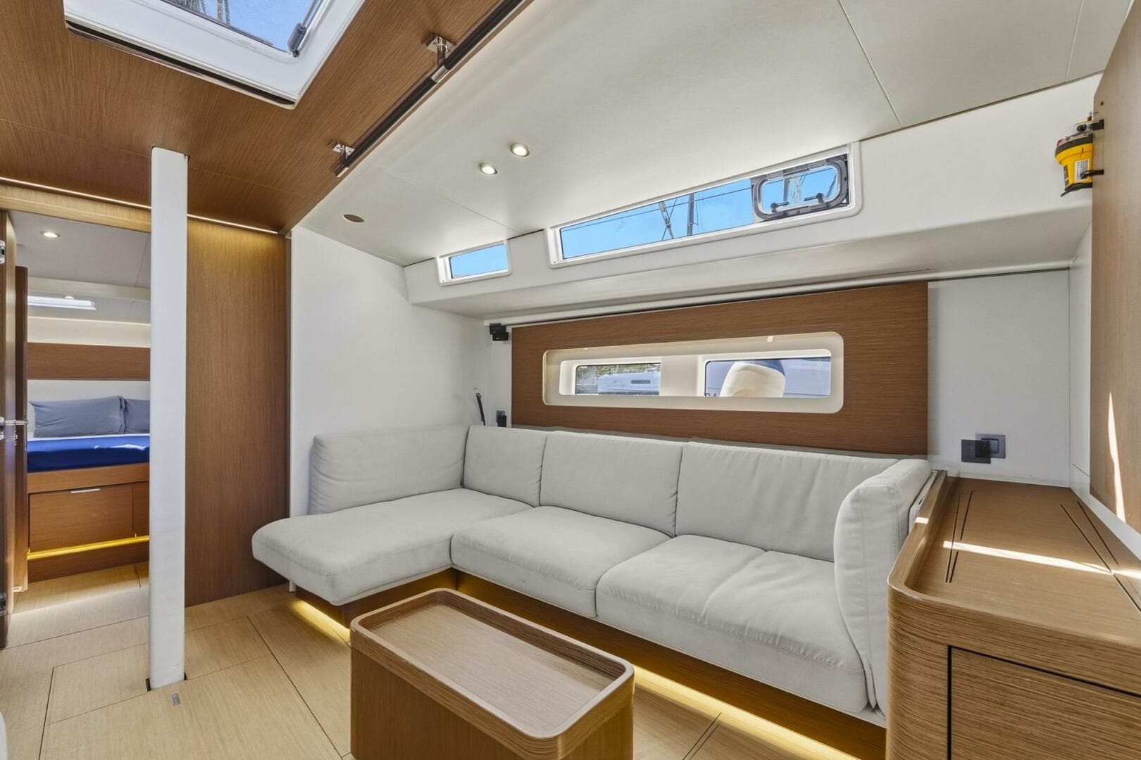 2024 Beneteau Oceanis Yacht 54