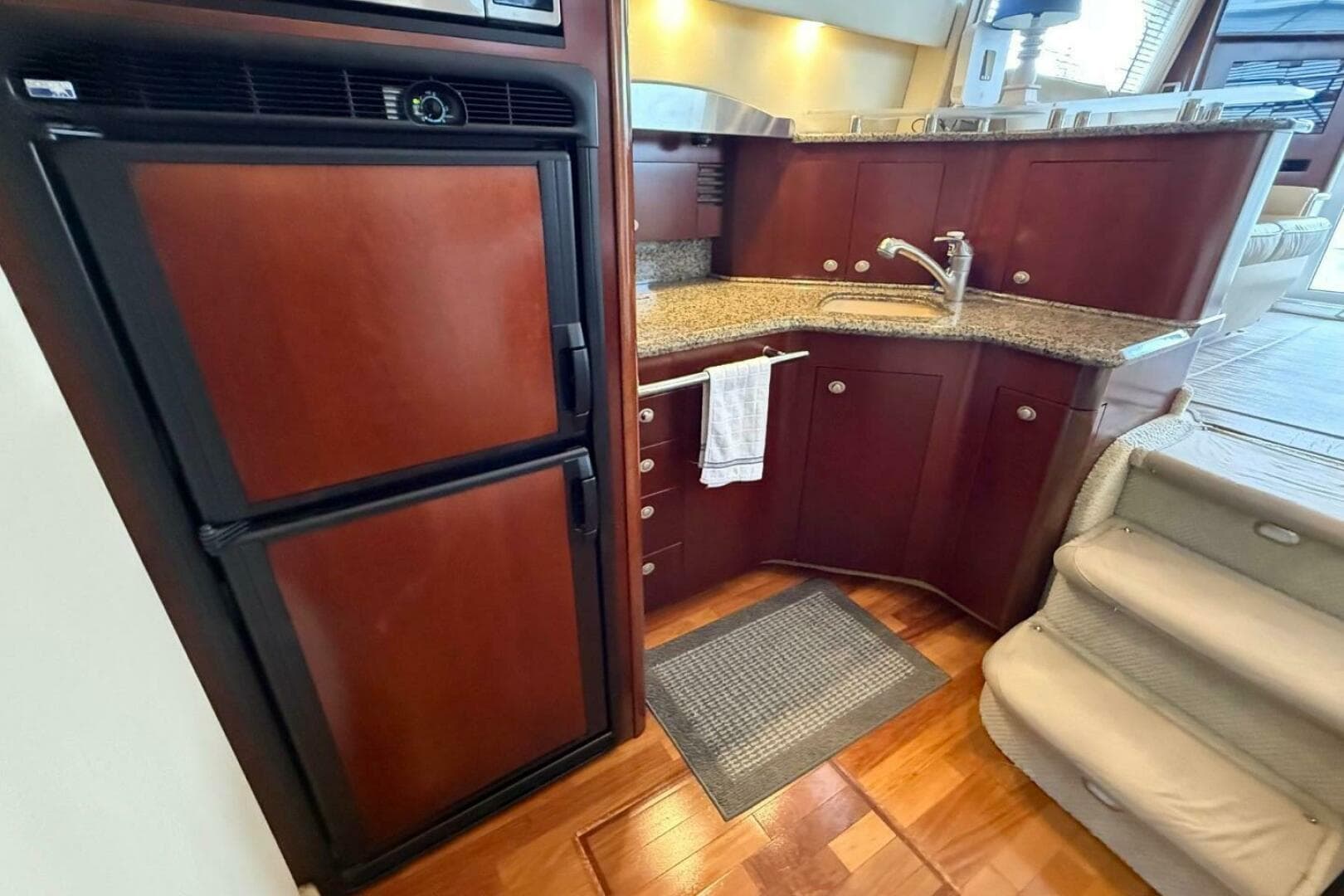 2006 Sea Ray 44 Sedan Bridge