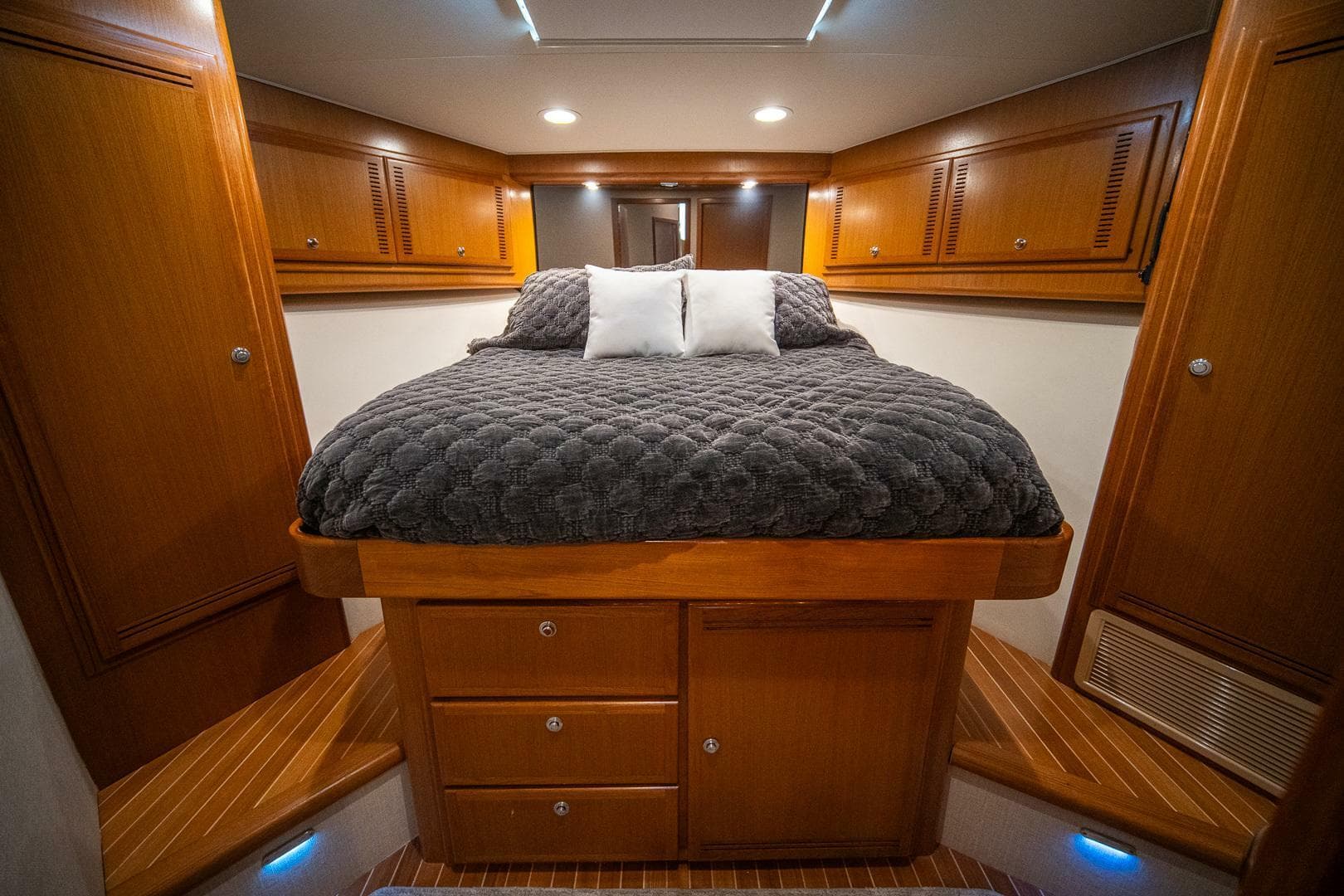 2009 Cabo 52 Flybridge
