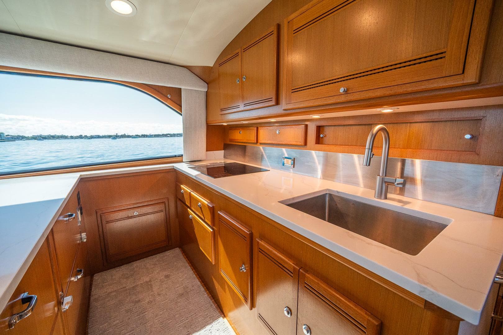 2009 Cabo 52 Flybridge