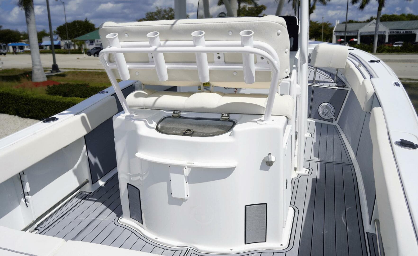 2024 Sea Hunt Ultra 229