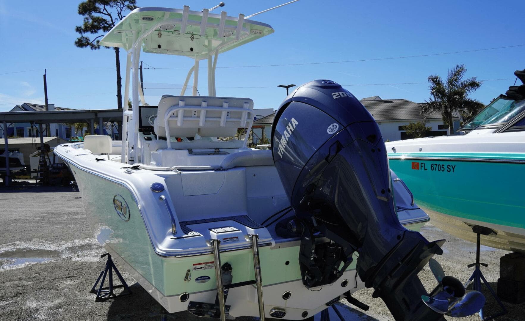 2024 Sea Hunt Ultra 229