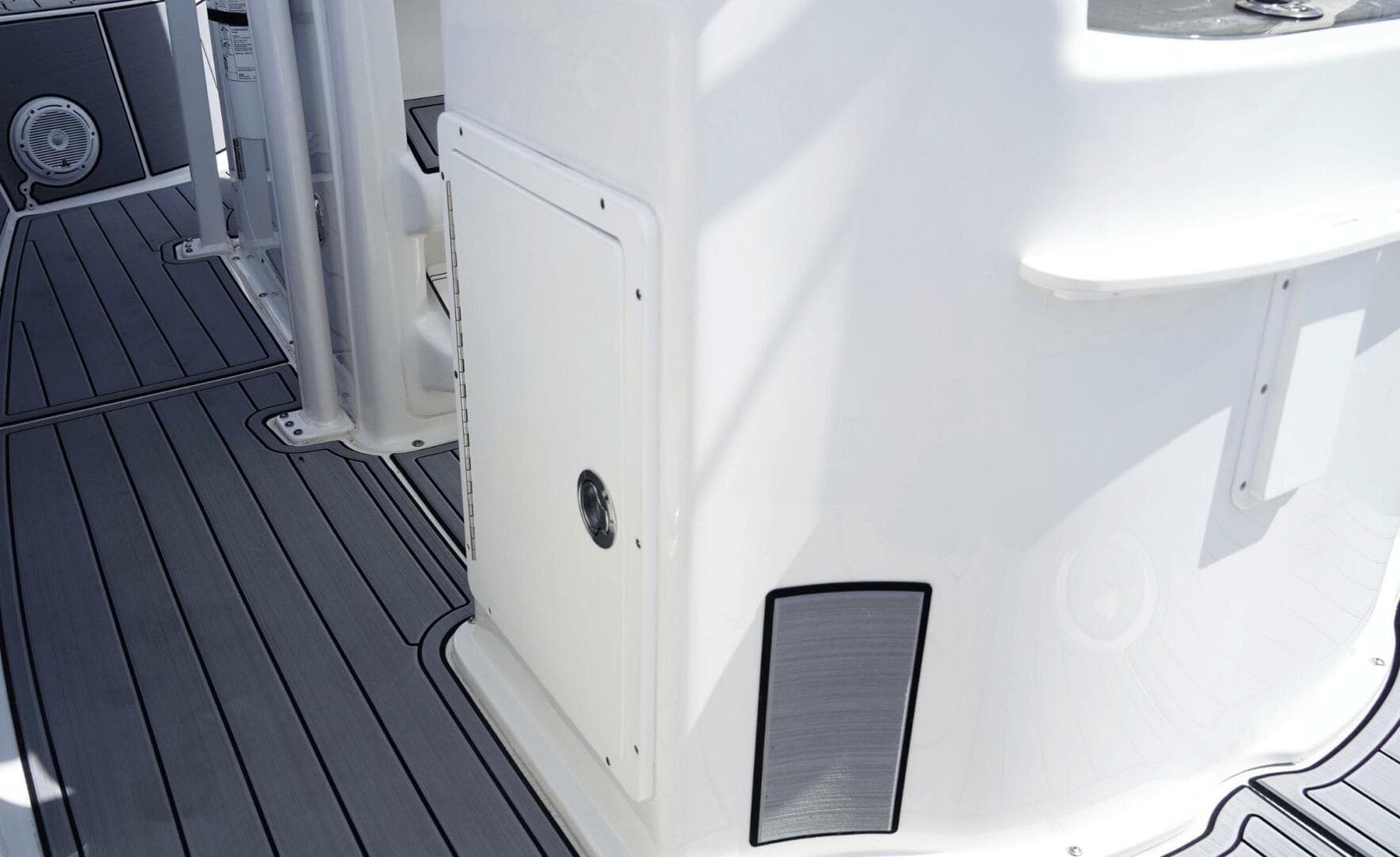 2024 Sea Hunt Ultra 229