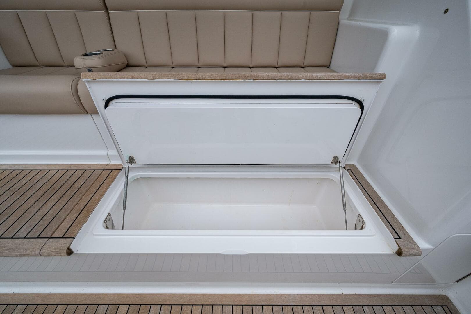 Viking 60 Bottom Line - Exterior Cockpit