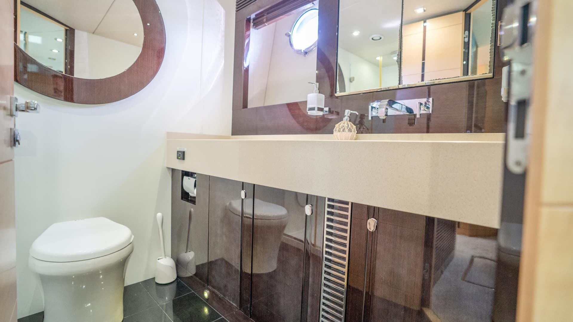 2014 Sunseeker 68' Sport Yacht