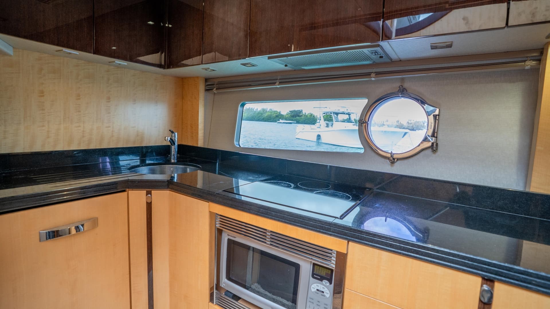 2014 Sunseeker 68' Sport Yacht