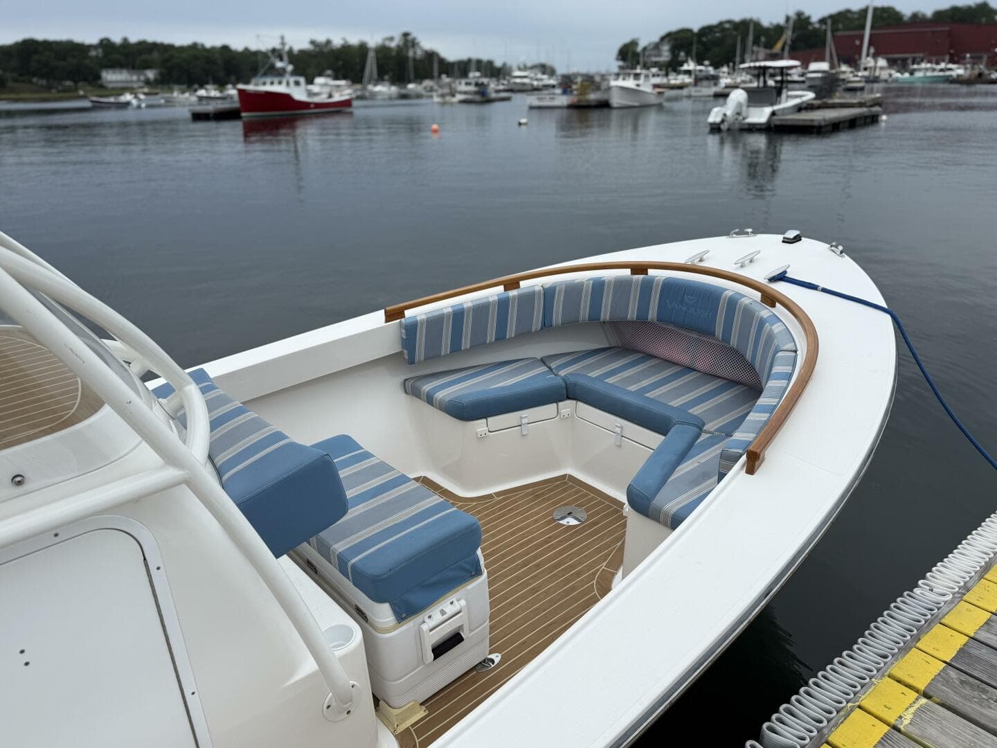 2017 Vanquish Bristol Harbor 23 CC