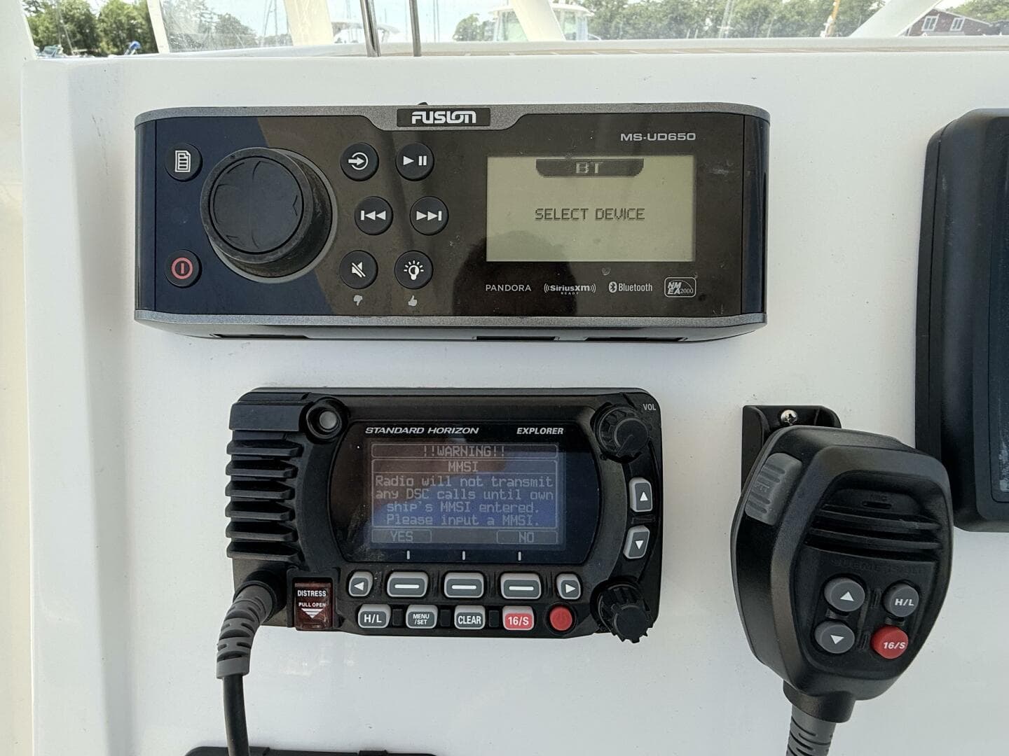 2017 Vanquish Bristol Harbor 23 CC