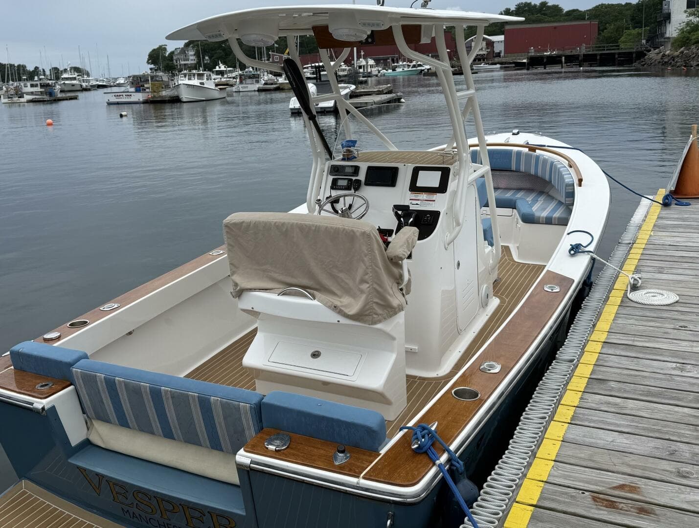 2017 Vanquish Bristol Harbor 23 CC