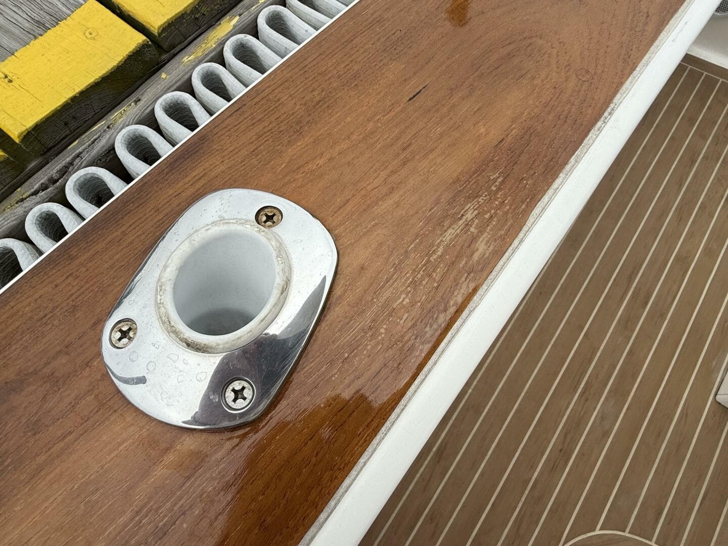 2017 Vanquish Bristol Harbor 23 CC