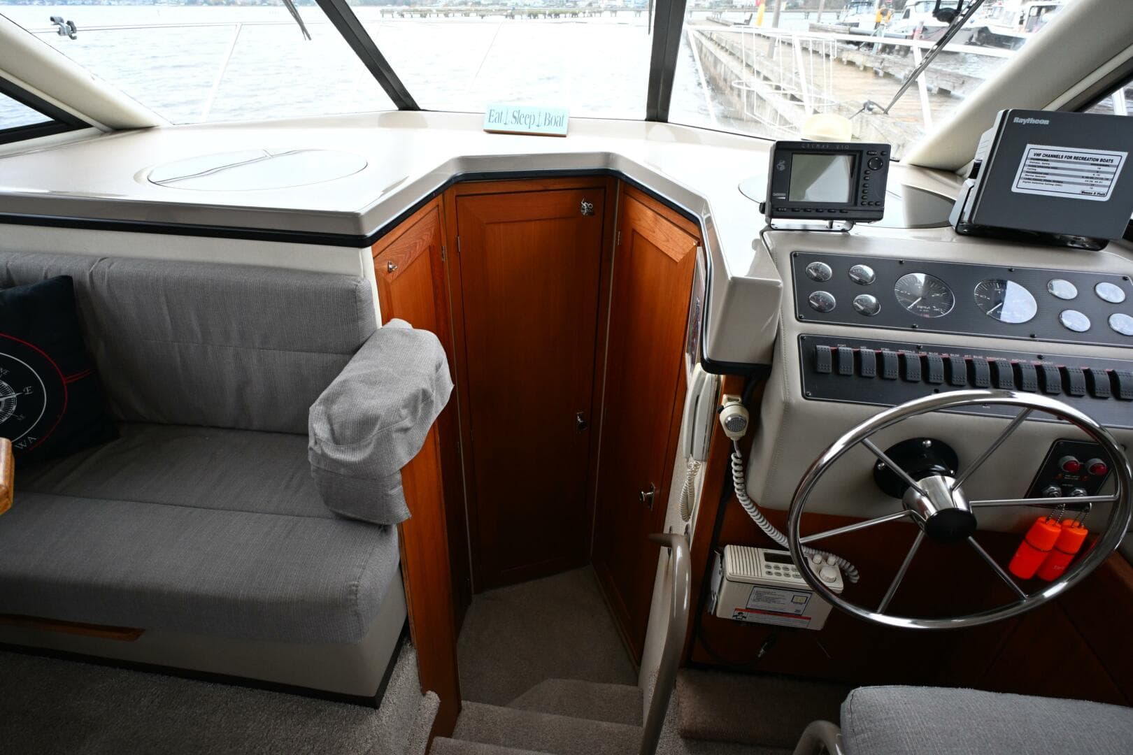 1996 Bayliner 4087 Aft Cabin Motoryacht