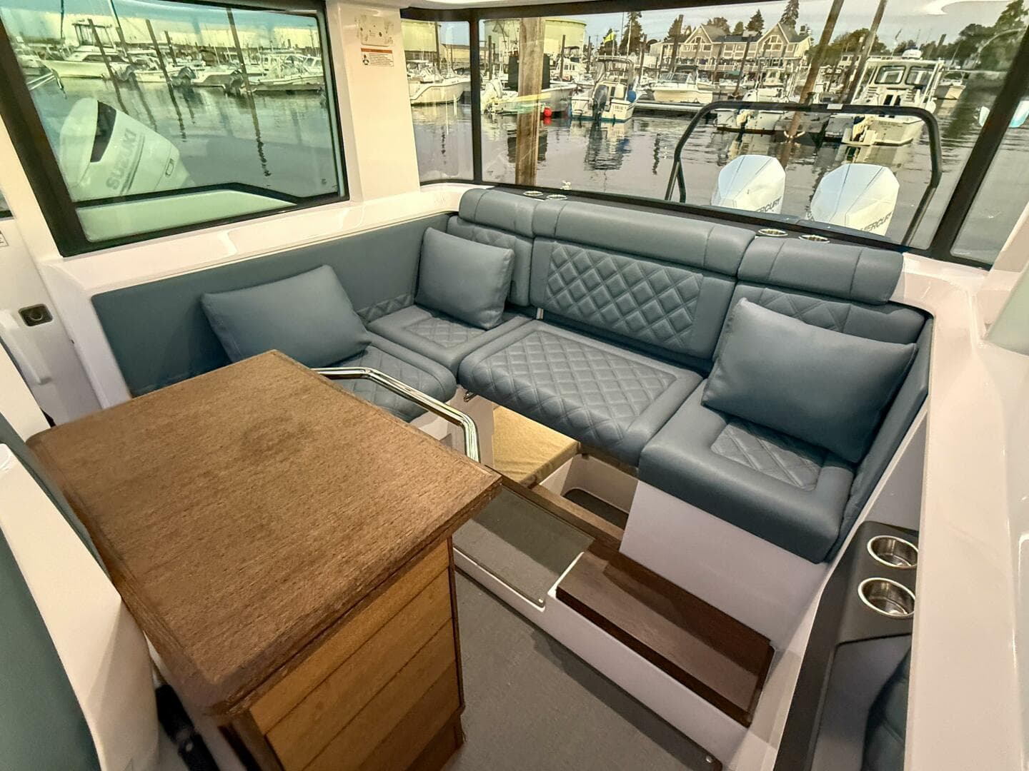 2022 Axopar 37 XC Cross Cabin