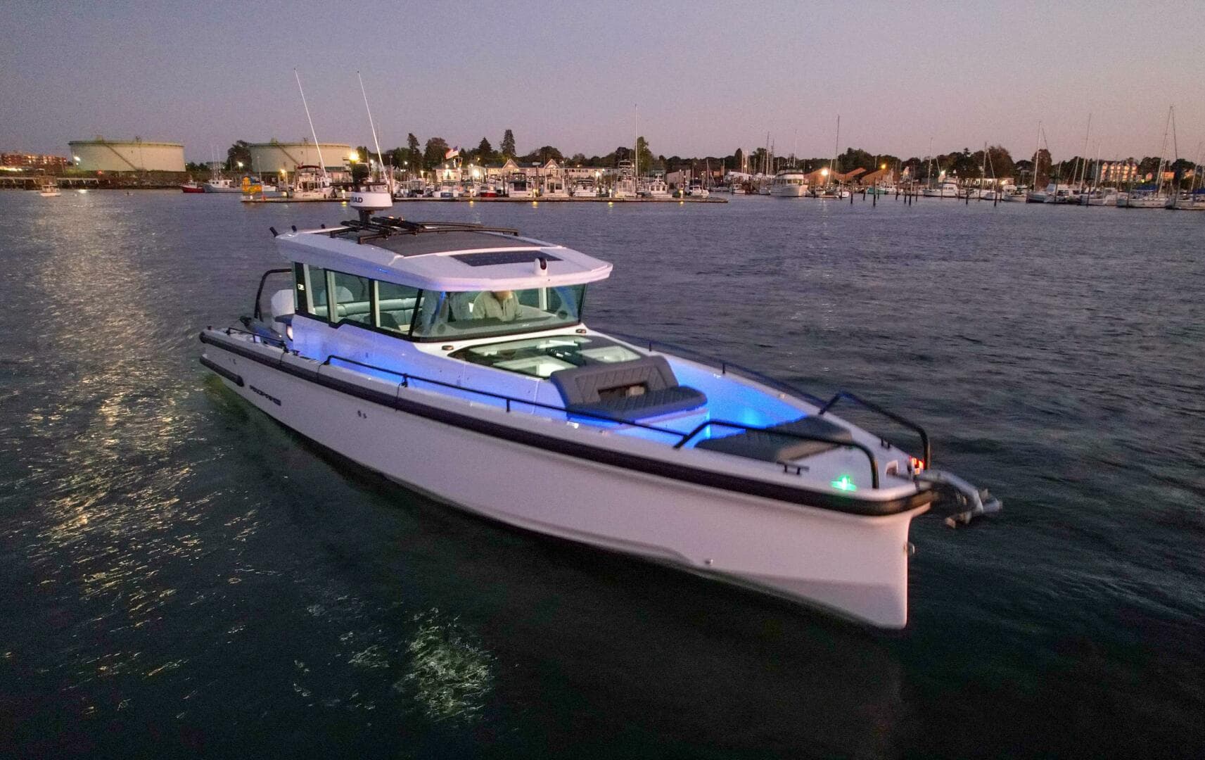 2022 Axopar 37 XC Cross Cabin