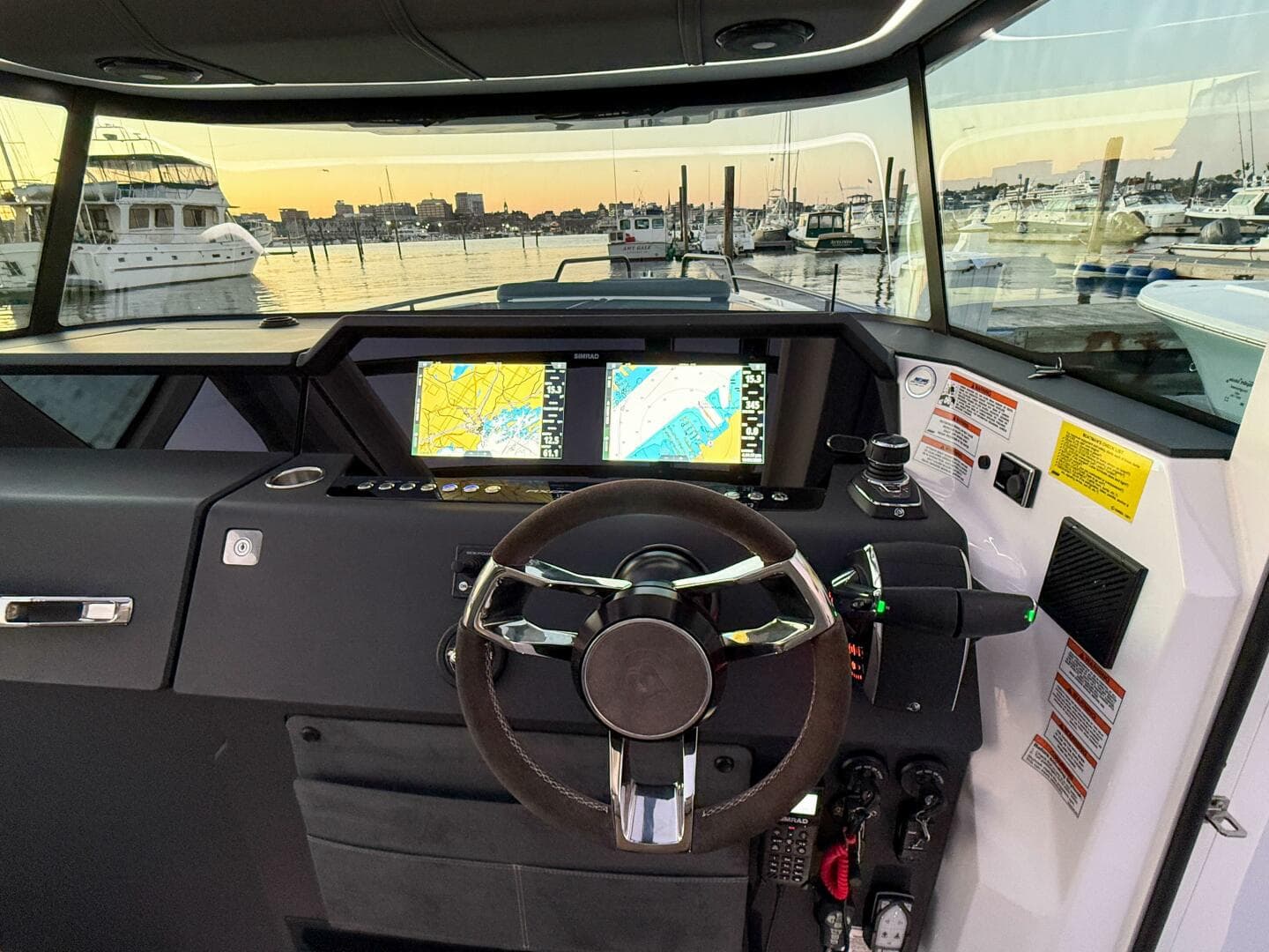 2022 Axopar 37 XC Cross Cabin