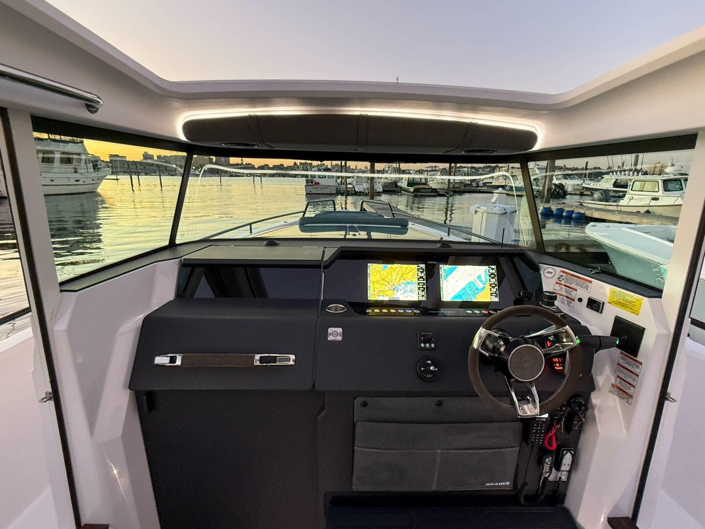 2022 Axopar 37 XC Cross Cabin