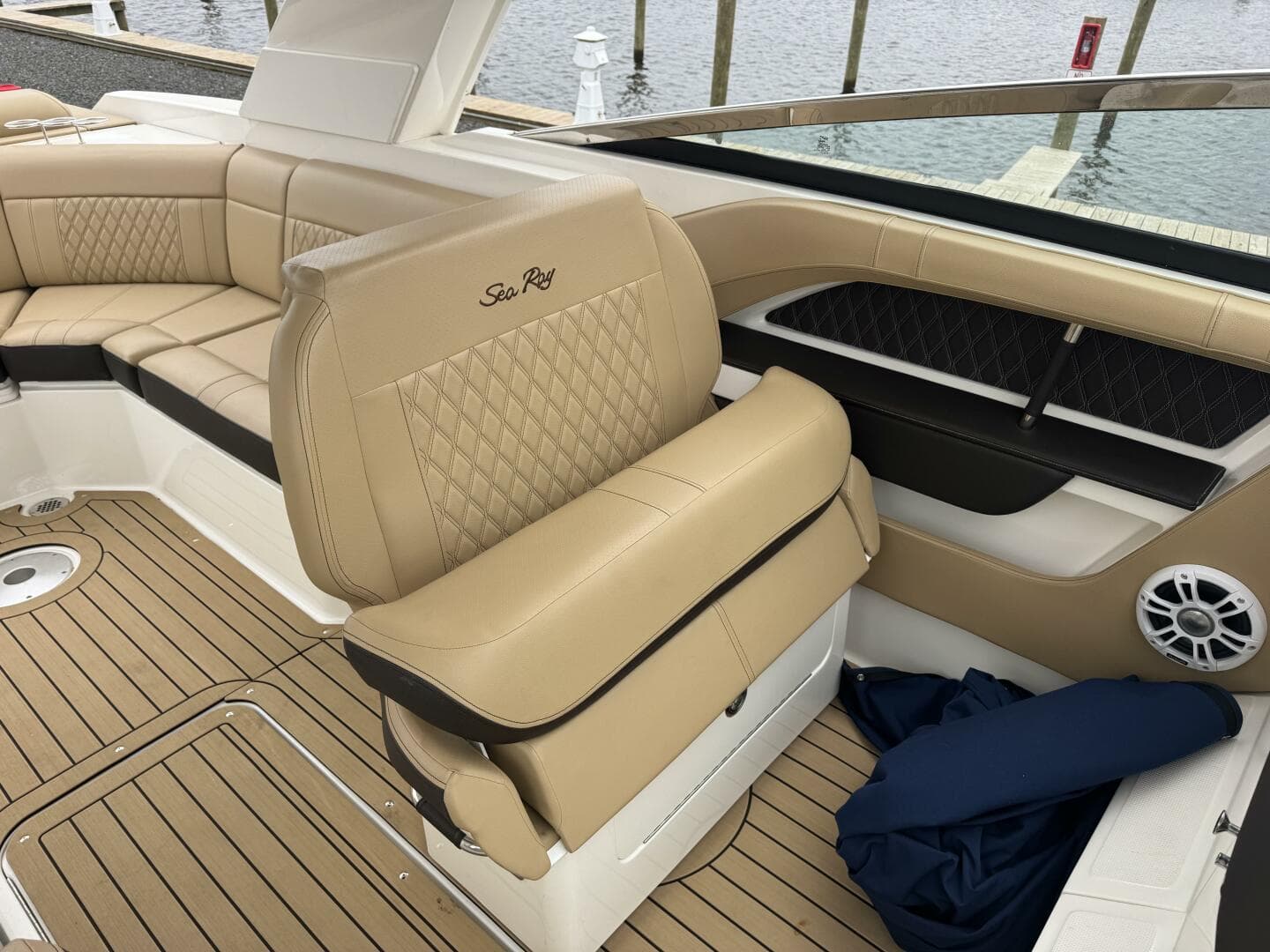 2021 Sea Ray SLX 310