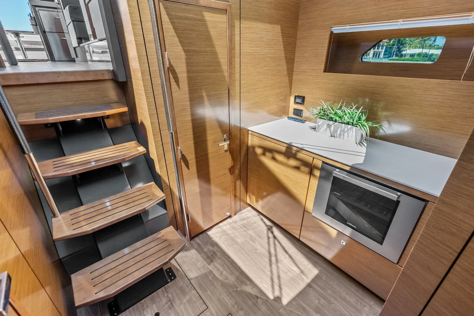 2019 Cruisers Yachts 54 Cantius