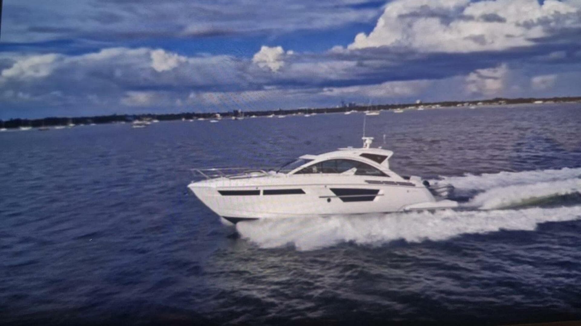 2019 Cruisers Yachts 54 Cantius