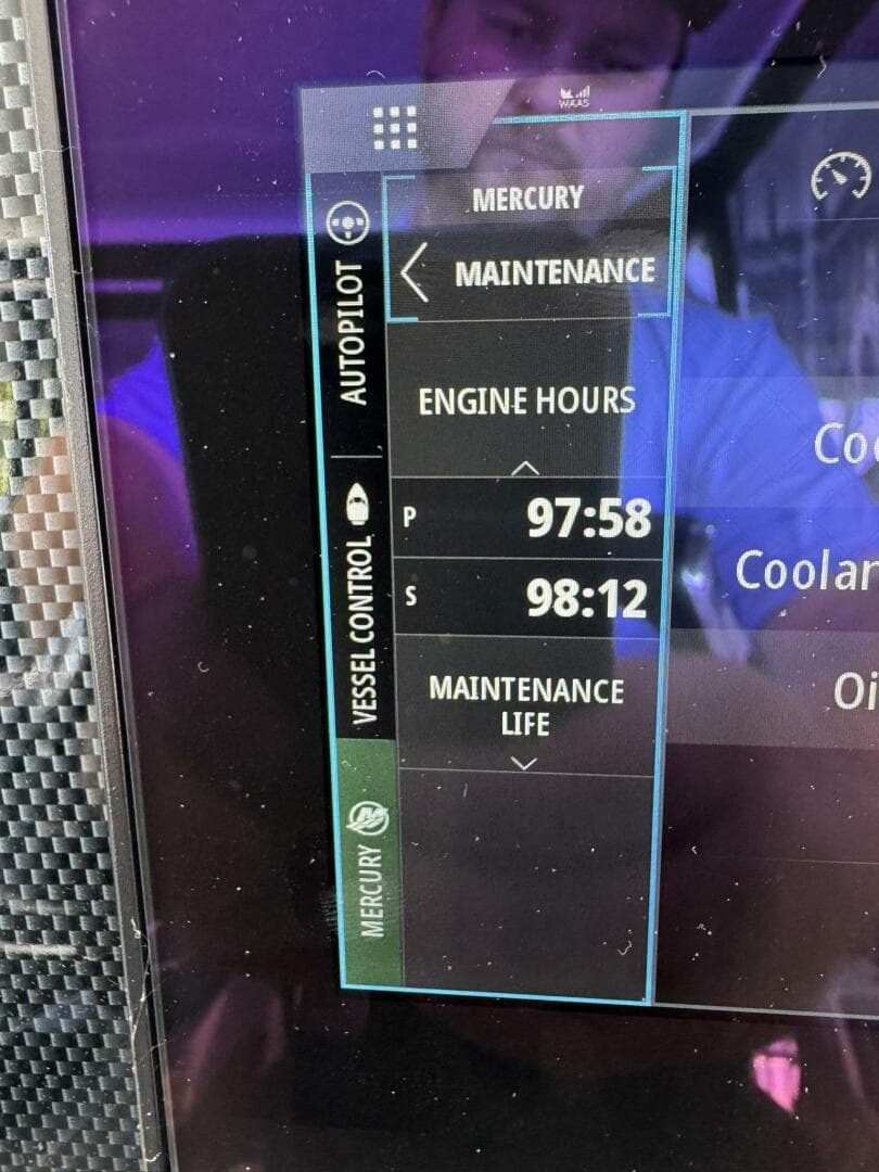 2022 Cruisers Yachts 