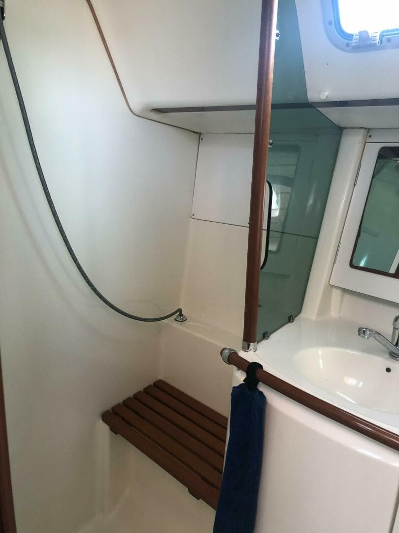 2000 Beneteau 361