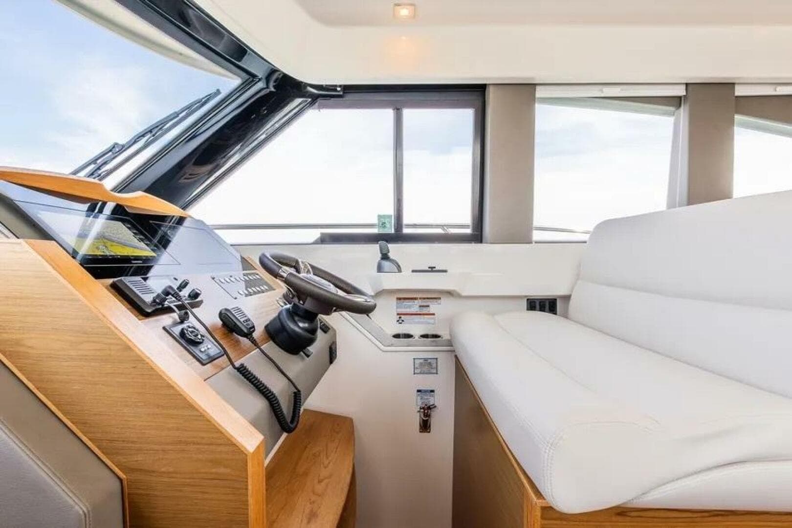 2023 Tiara Yachts 39 Coupe