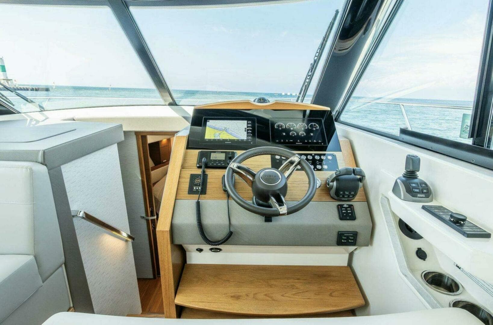 2023 Tiara Yachts 39 Coupe