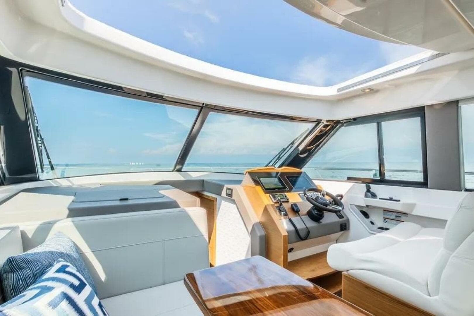 2023 Tiara Yachts 39 Coupe