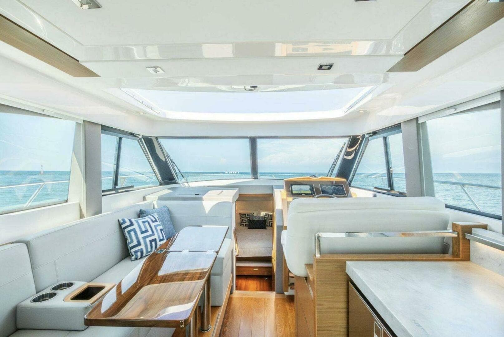 2023 Tiara Yachts 39 Coupe