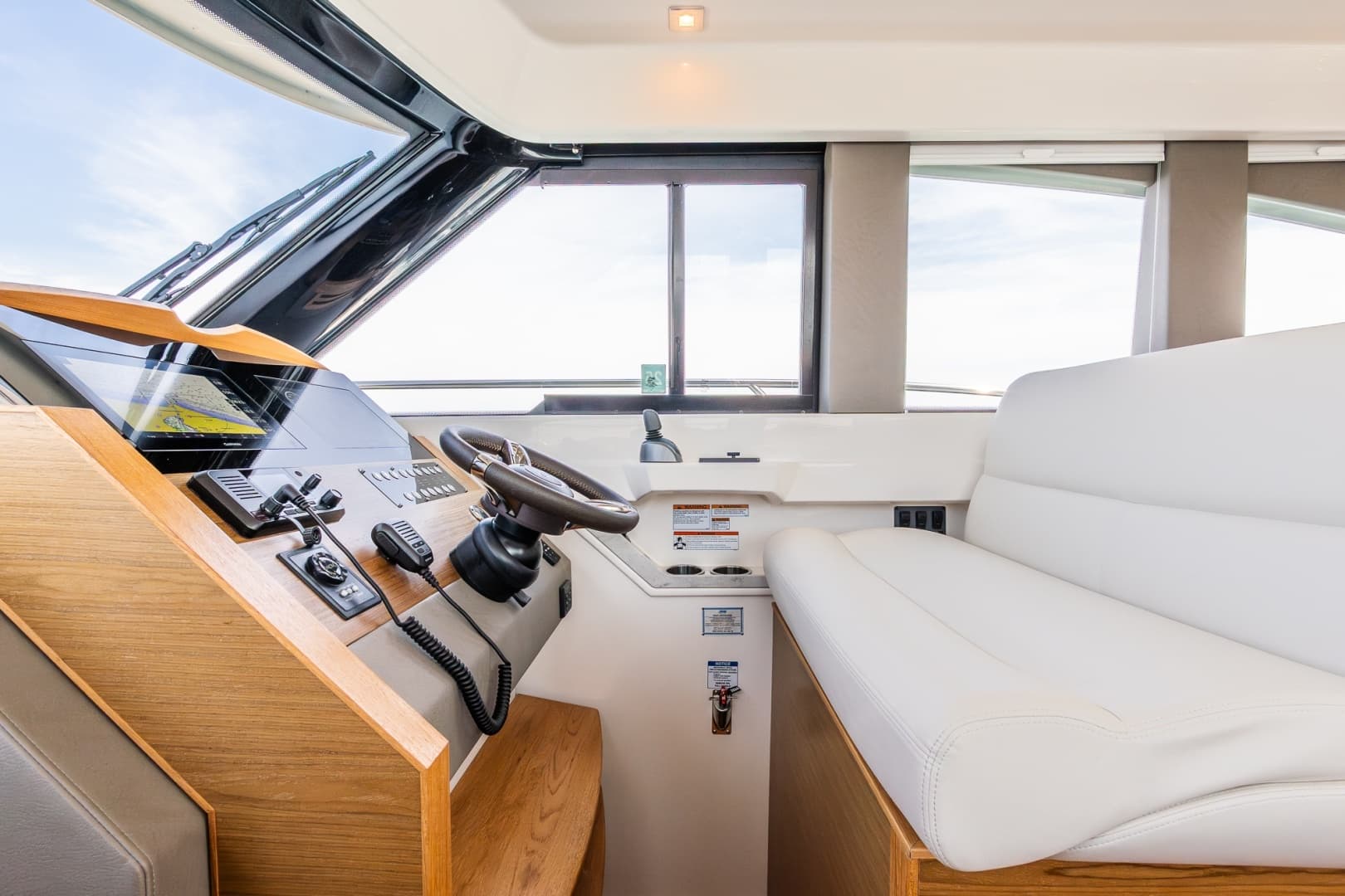 2023 Tiara Yachts 39 Coupe