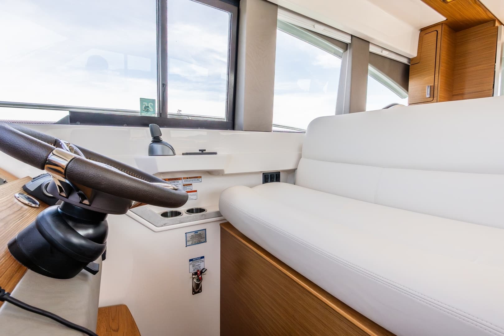 2023 Tiara Yachts 39 Coupe