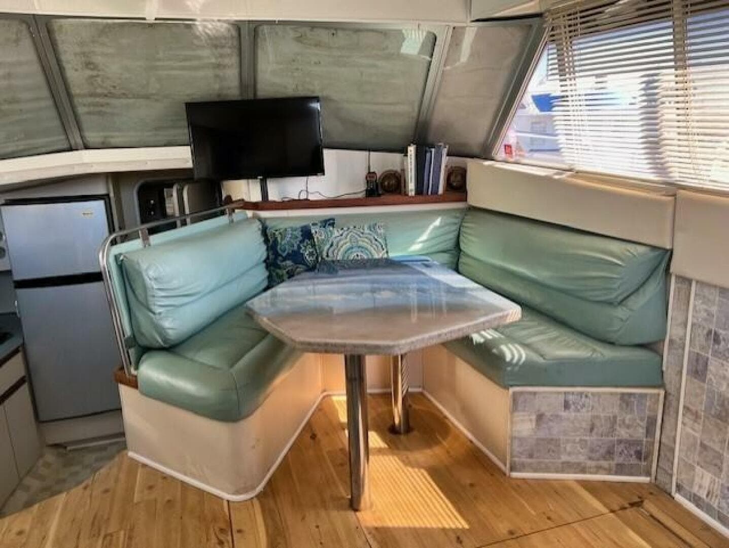 1989 Trojan 12M Motor Yacht