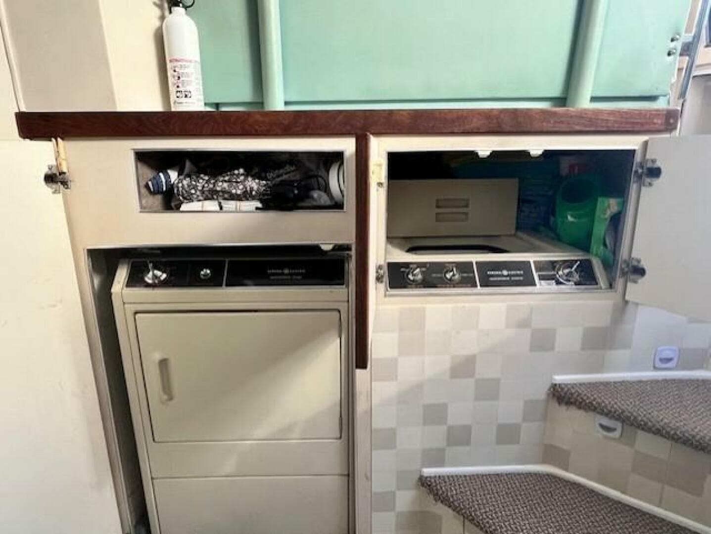 1989 Trojan 12M Motor Yacht