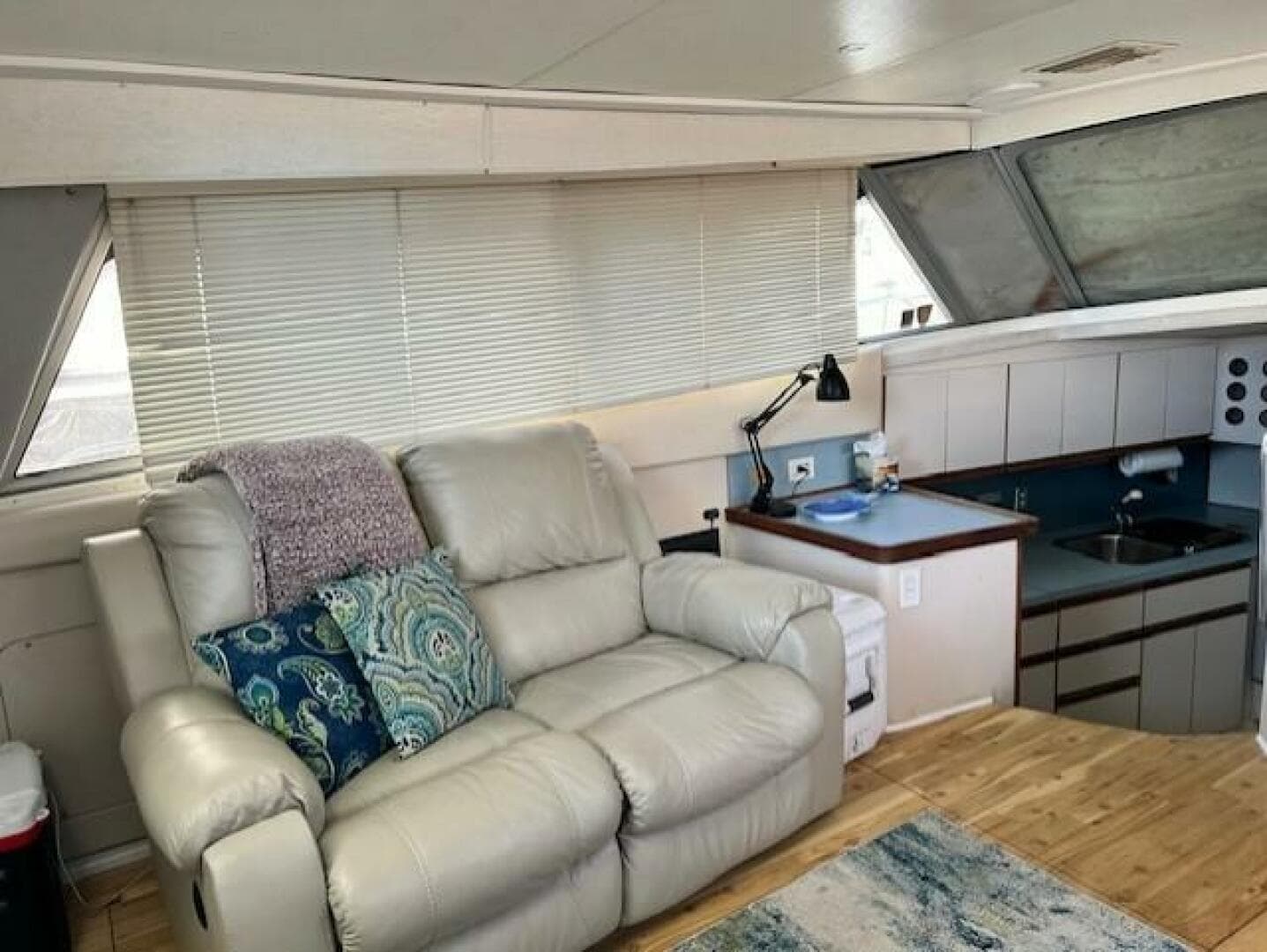1989 Trojan 12M Motor Yacht