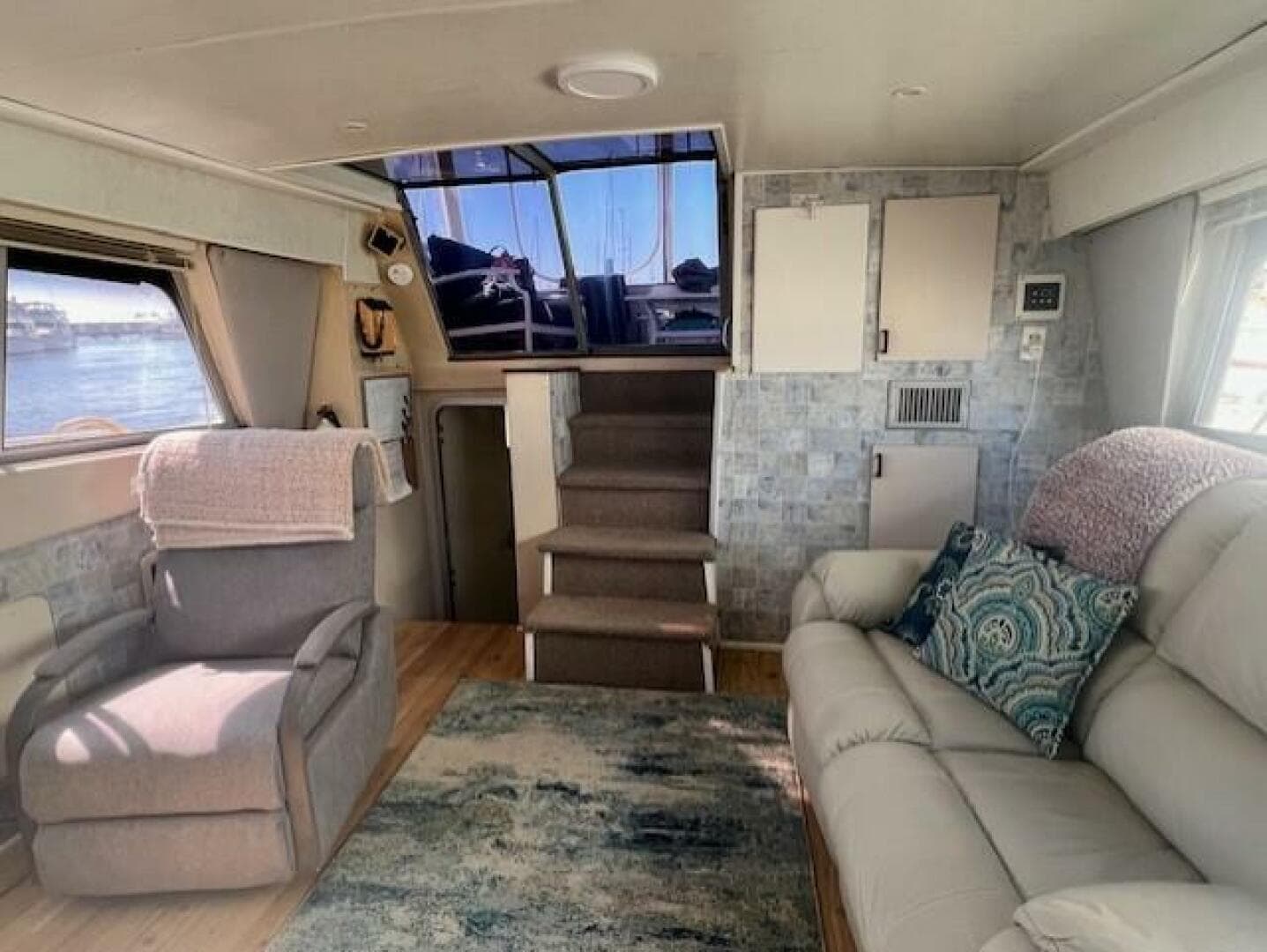 1989 Trojan 12M Motor Yacht