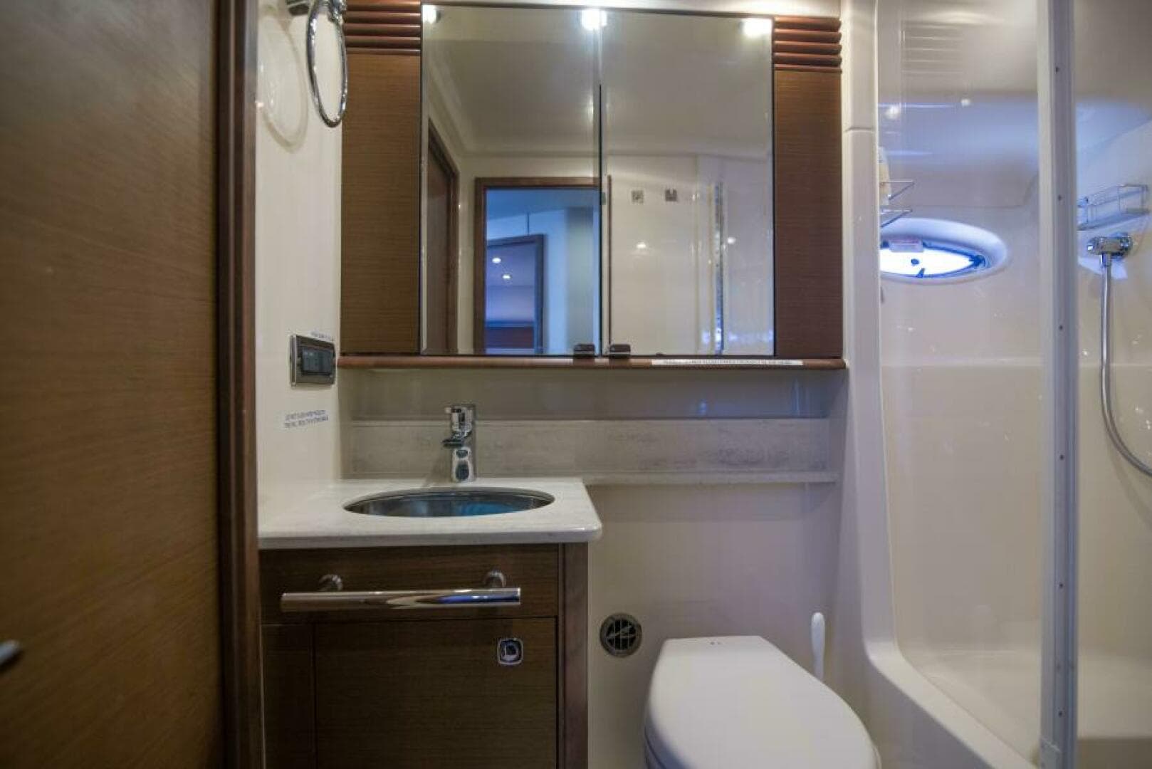 Sea Ray 52 -  Seas The Day - Head