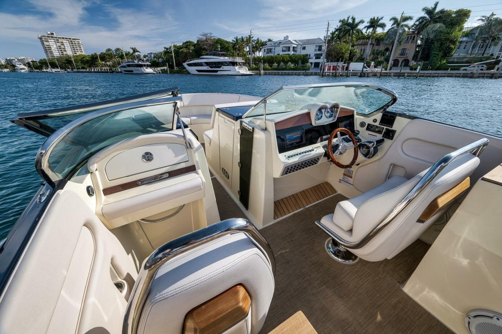 Chris-Craft 34 - 2LW - Seating