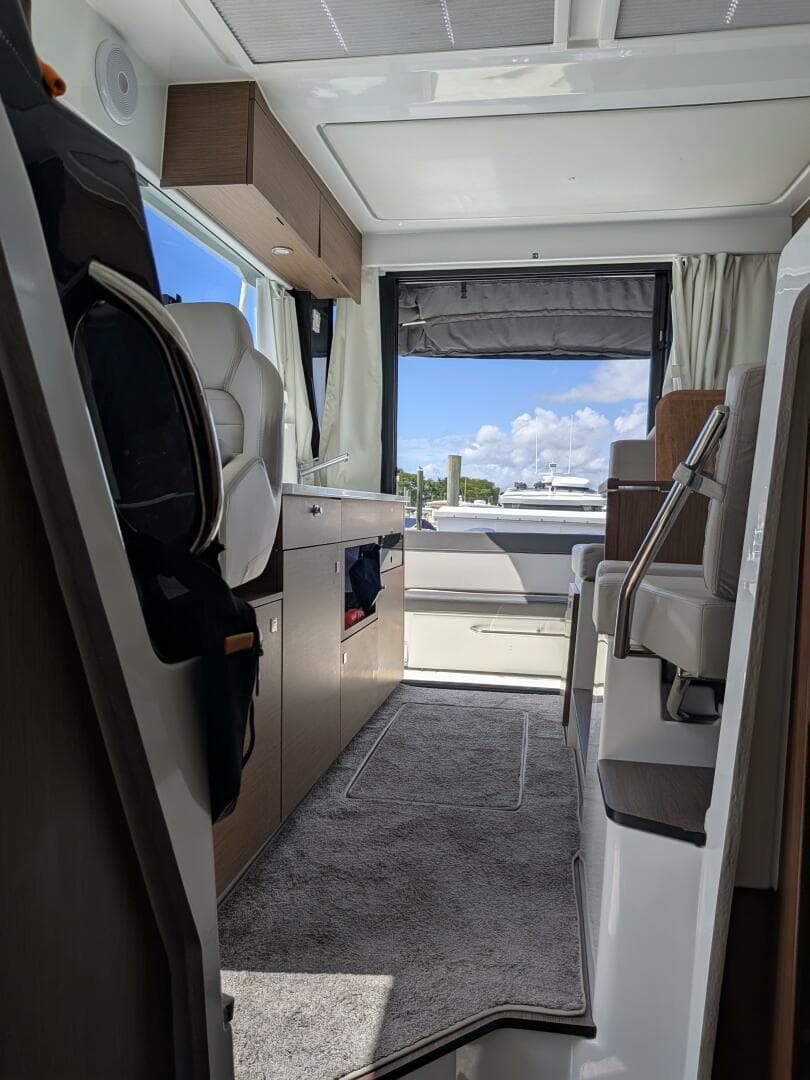2023 Jeanneau NC 1095 Weekender